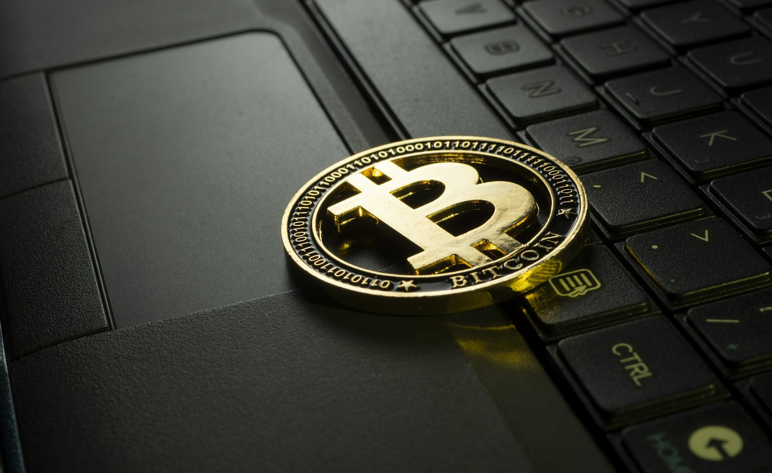 А7 запустила SWIFT-переводы с оплатой в USDT: комиссия 0,3%