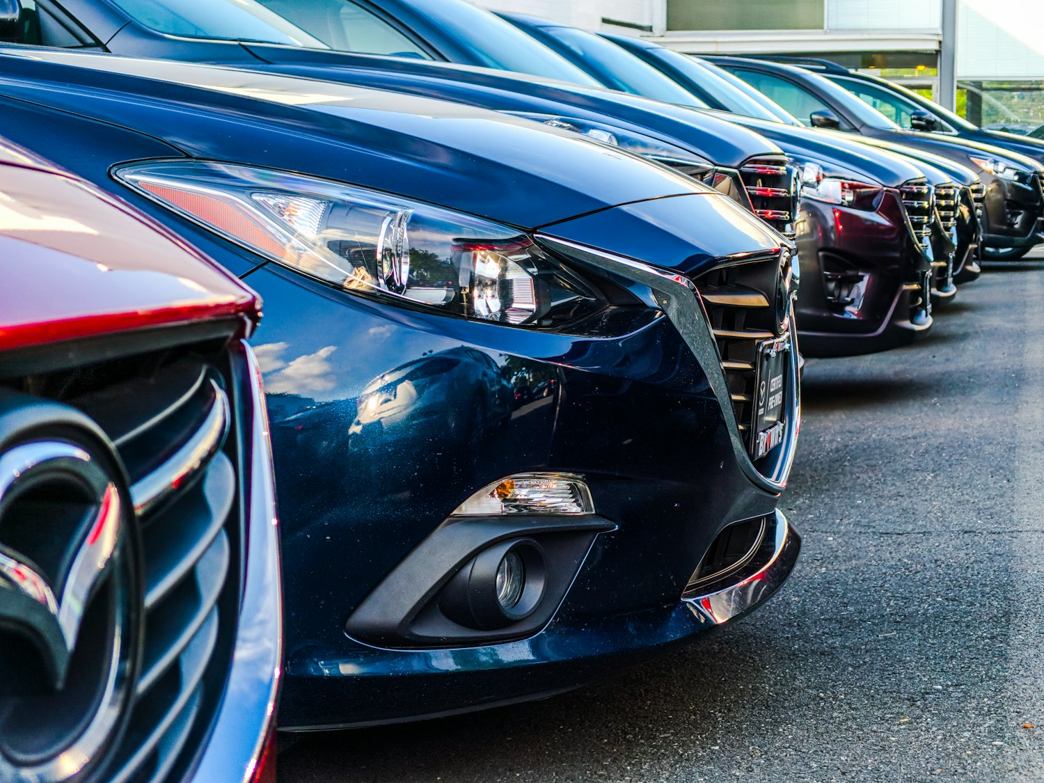Льготные автокредиты возобновят с 1 декабря: кому дадут скидку 10–40%